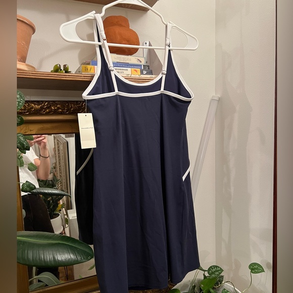 NEW WITH TAGS Abercrombie navy exercise dress with shorts - Picture 2 of 4
